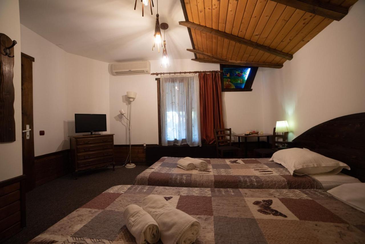Casa Mica Guesthouse Bucarest Extérieur photo