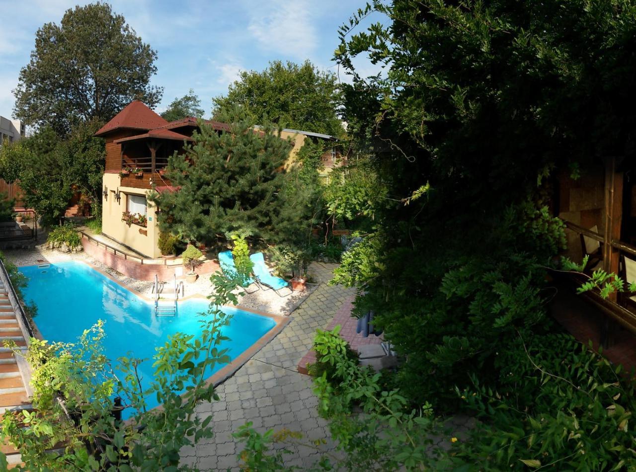 Casa Mica Guesthouse Bucarest Extérieur photo