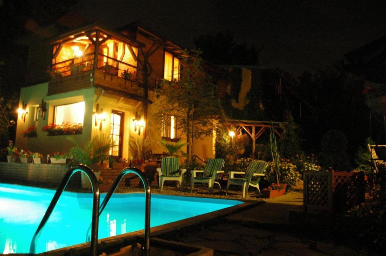 Casa Mica Guesthouse Bucarest Extérieur photo