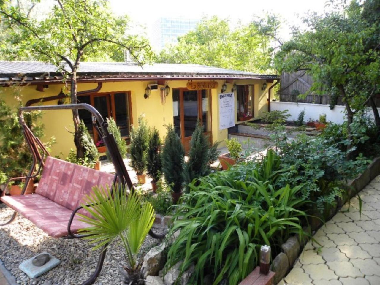 Casa Mica Guesthouse Bucarest Extérieur photo