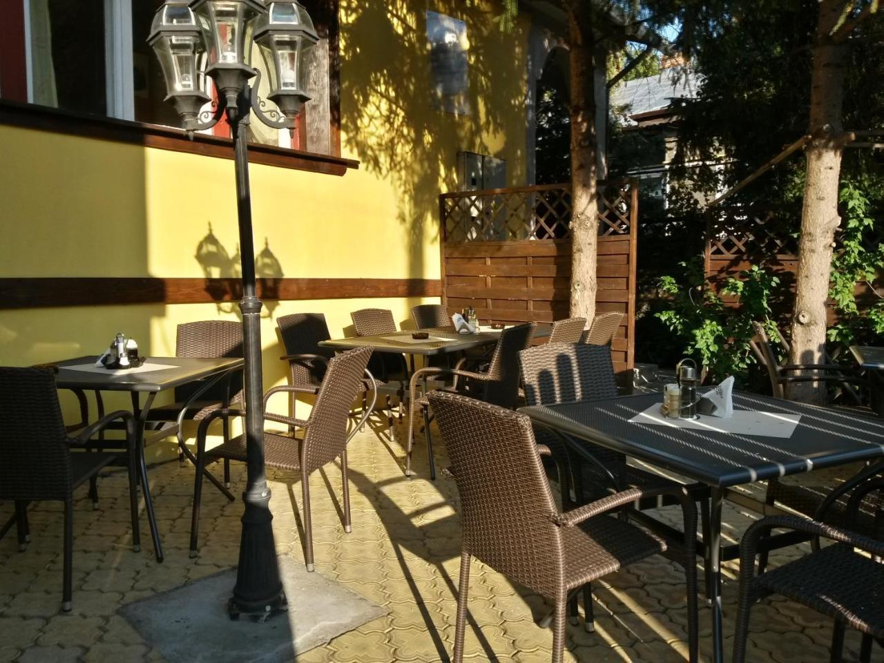 Casa Mica Guesthouse Bucarest Extérieur photo