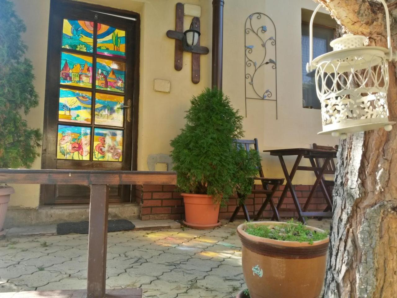 Casa Mica Guesthouse Bucarest Extérieur photo
